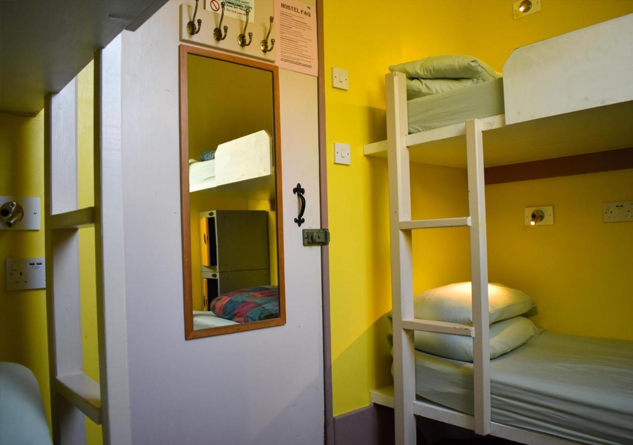 Lit dans Dortoir pour Femmes de 4 Lits
