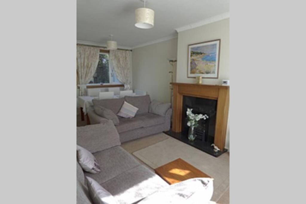 Two-Bedroom House,1079965369:JPEG