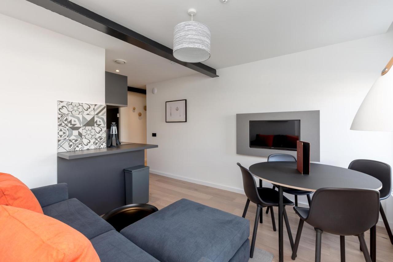 Two-Bedroom Apartment City View