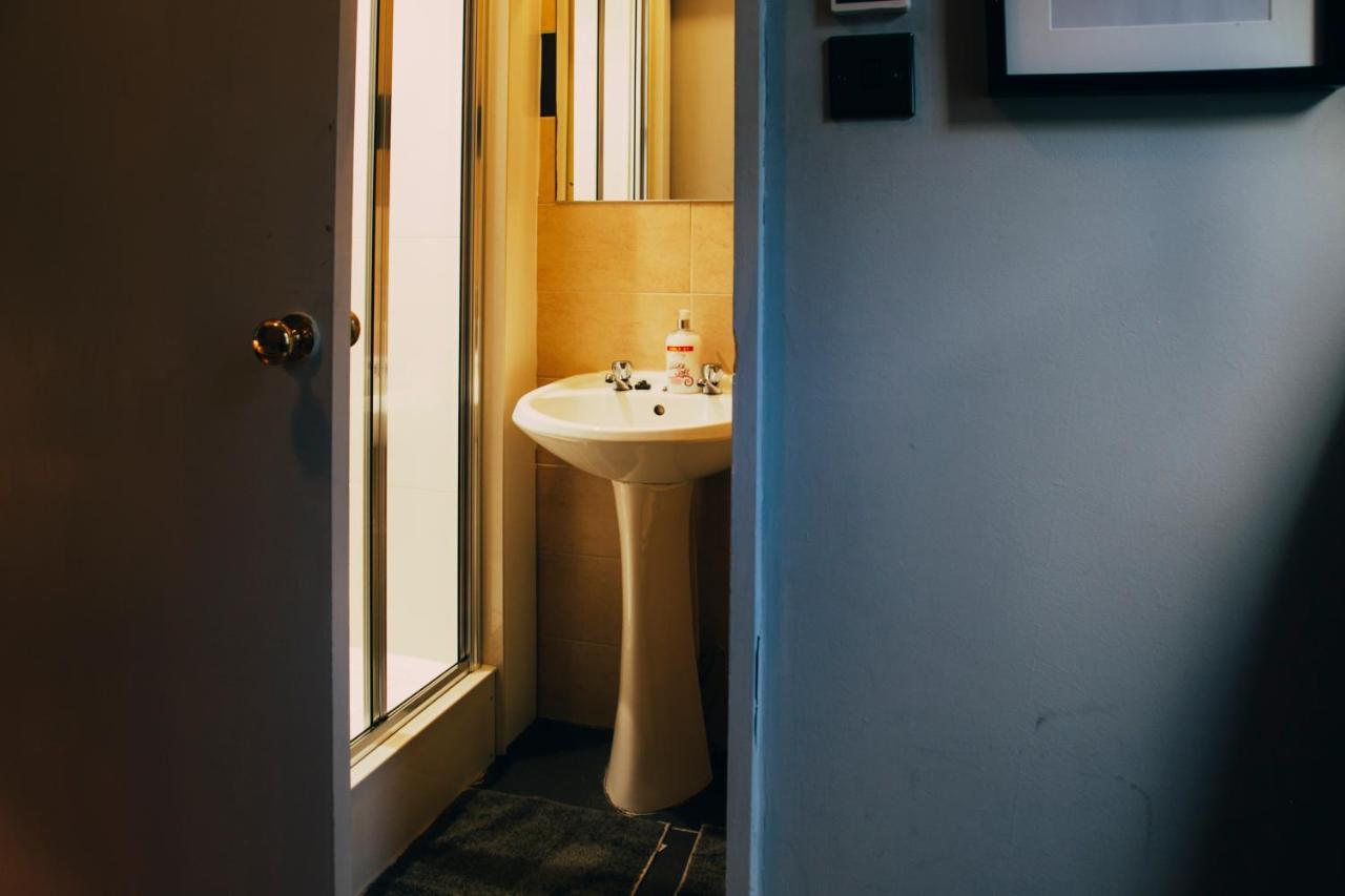 Twin Room Bathroom