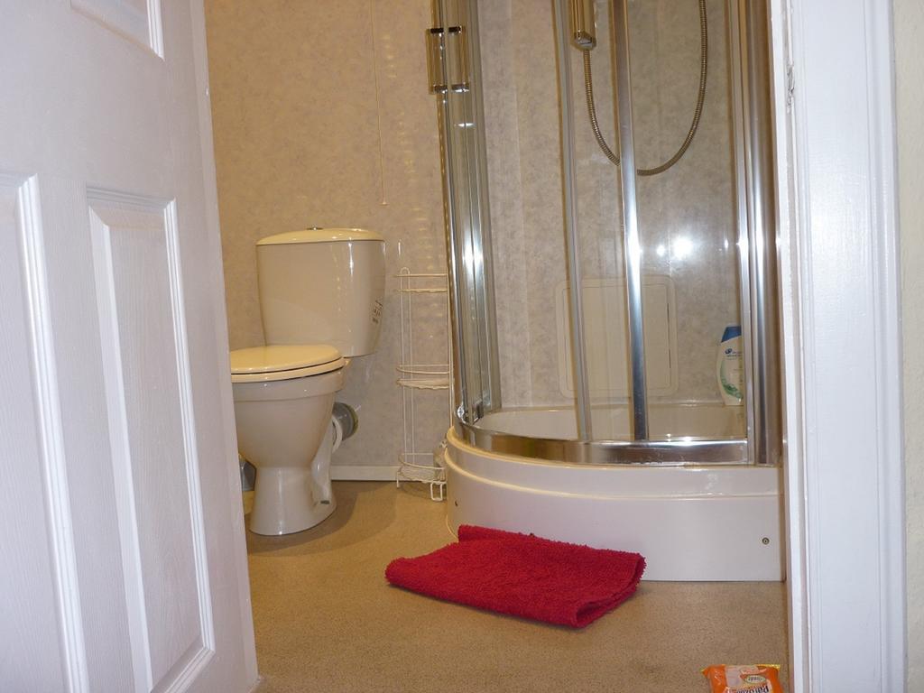 Three-Bedroom Apartment,220356713:JPEG