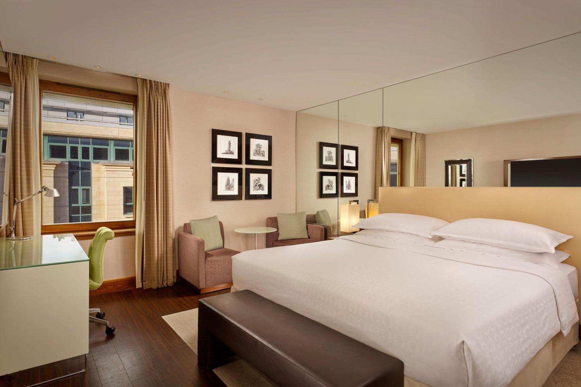 Deluxe Room 1 King