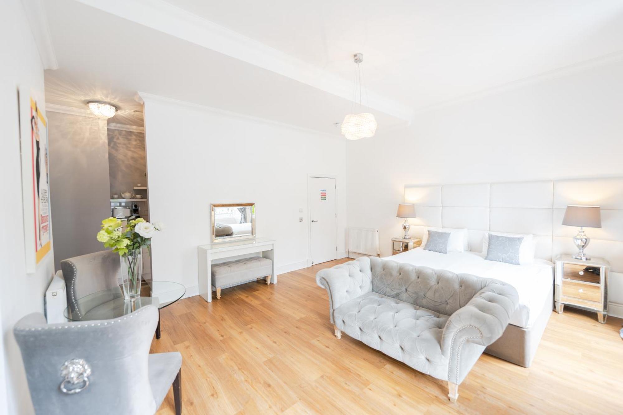 Studio Apartment