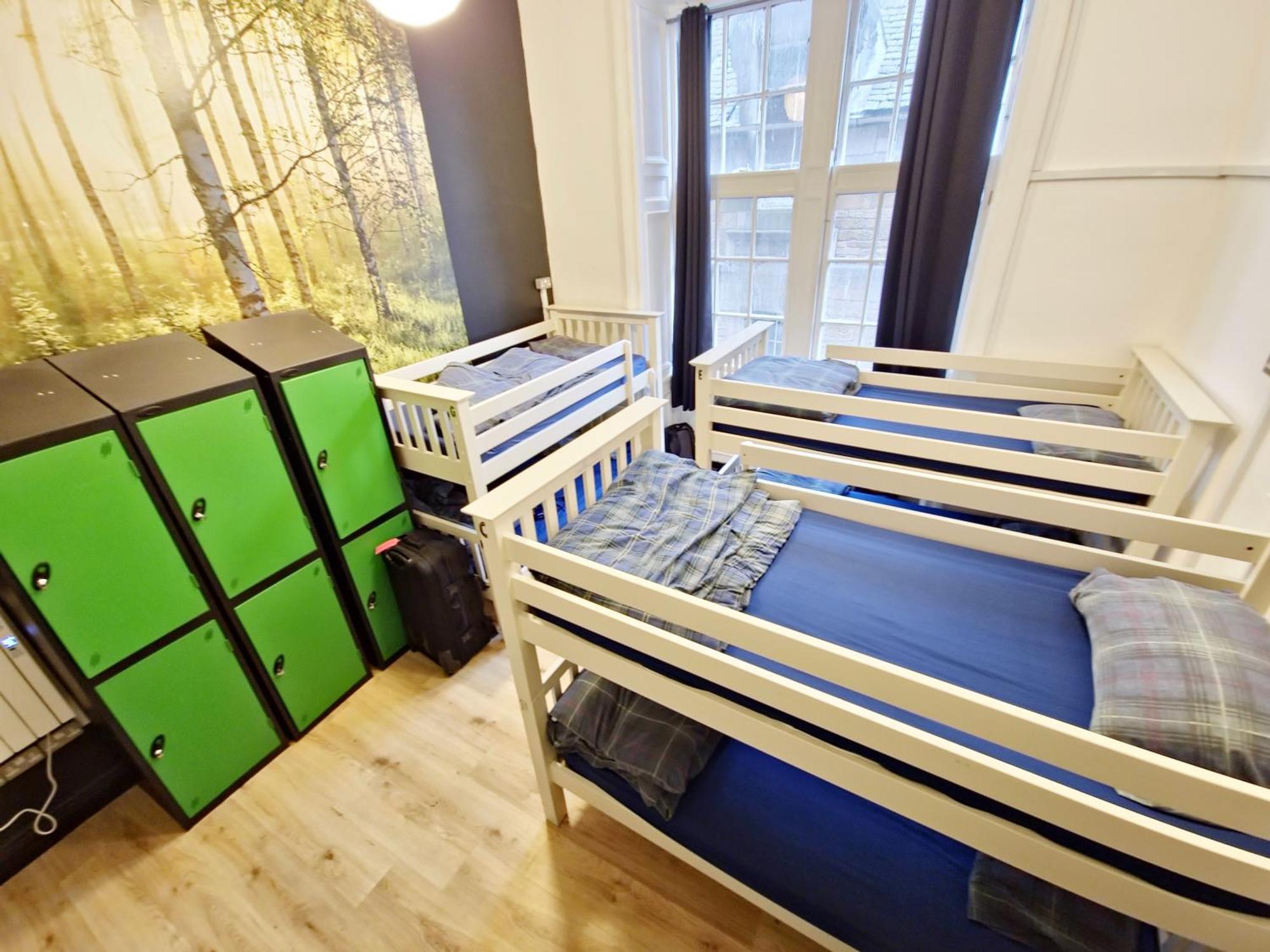 Bed 8-Bed Mixed Dormitory Room