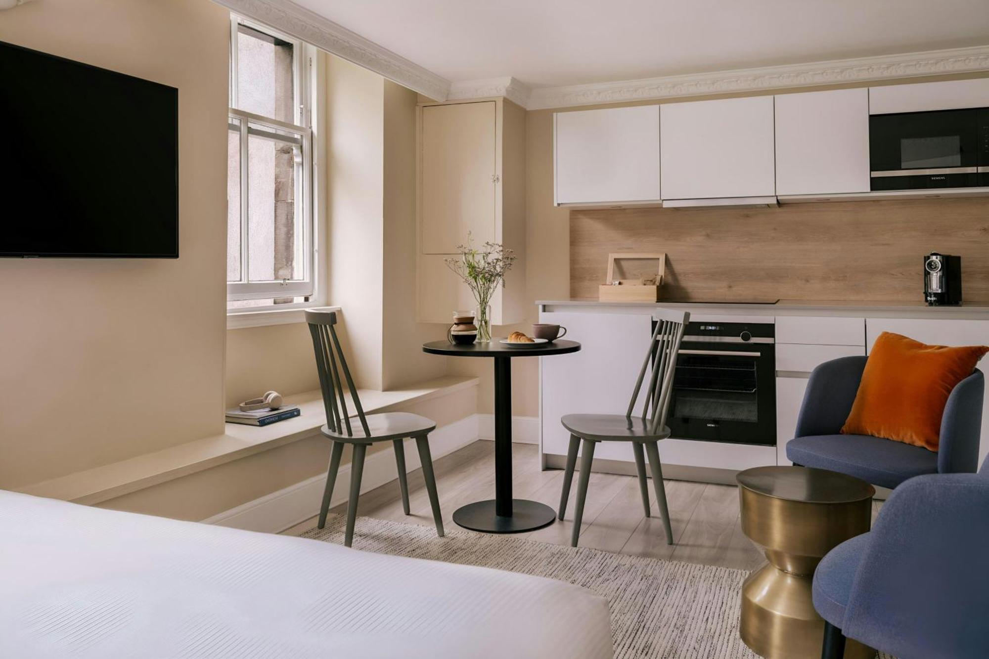 Studio Suite - Garden View,1670819741:JPEG