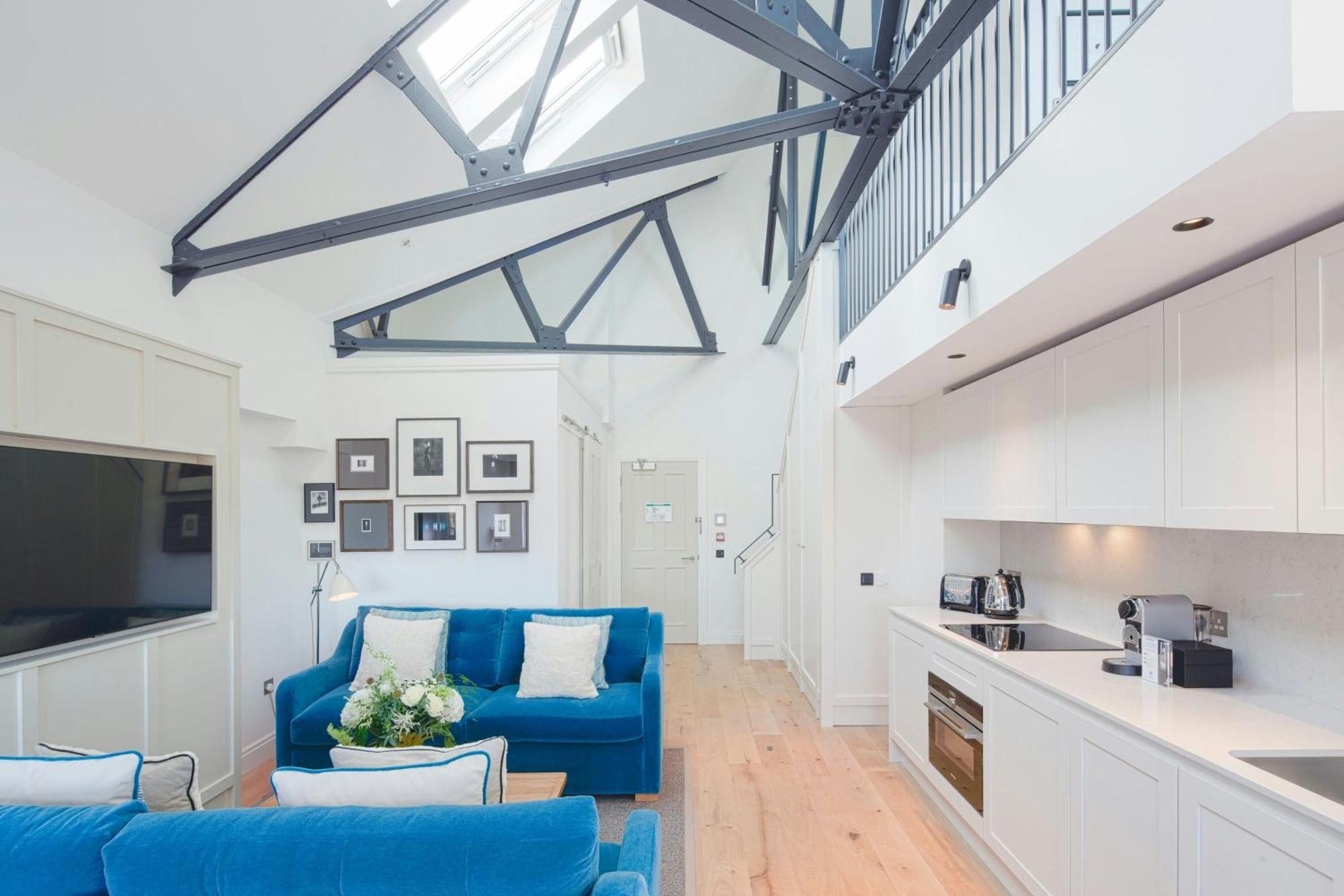 One-Bedroom Loft Double Suite Sofa Bed City View