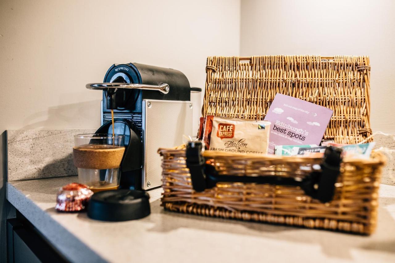 One-Bedroom Apartment,762101107:JPEG