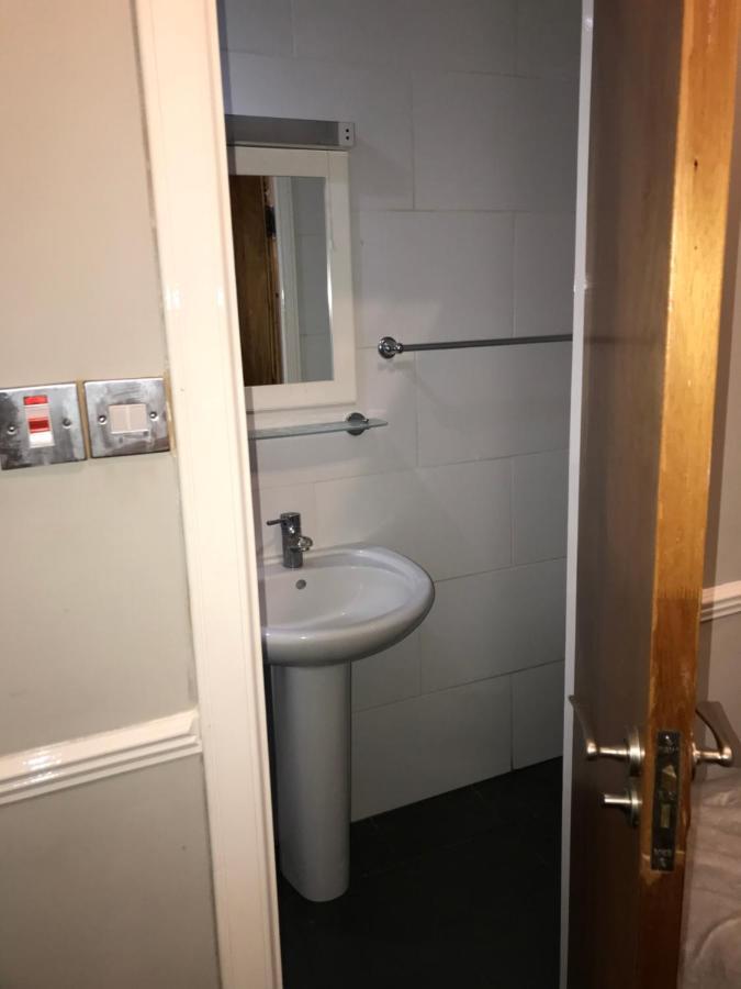 Single Room with Bathroom,949355149:JPEG