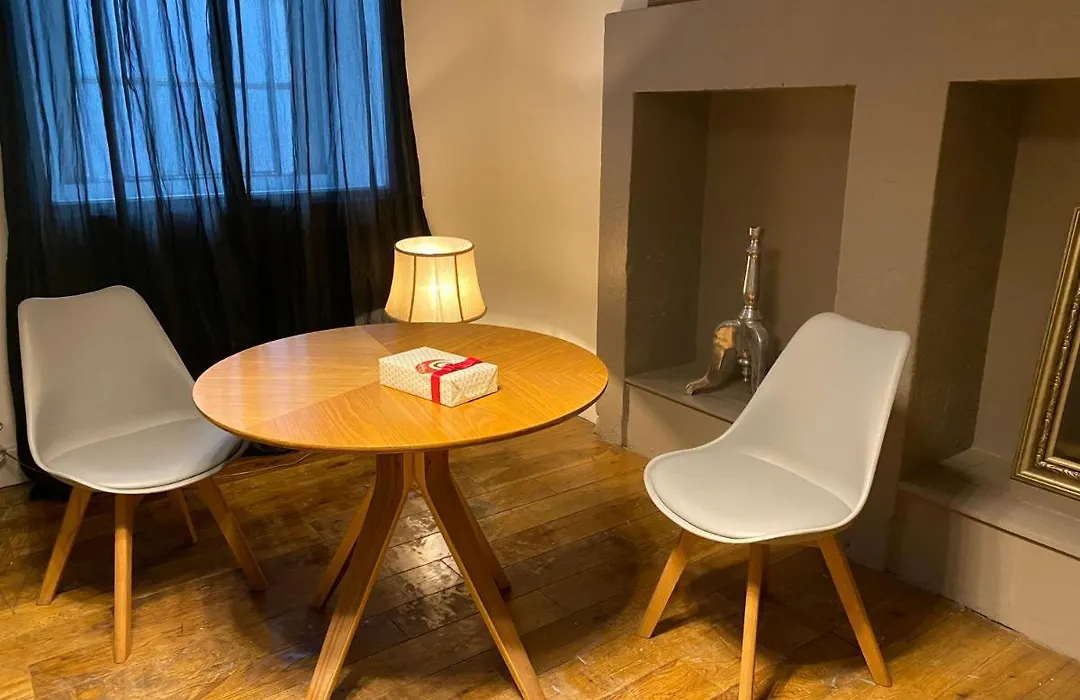 Queen Street Apartments-1