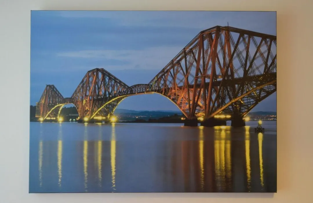 Modern 2 Bedroom Property In Central Edinburgh-1