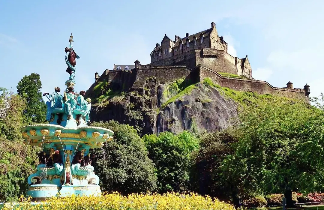 Trendy Urban Retreat In Central Edinburgh City-1