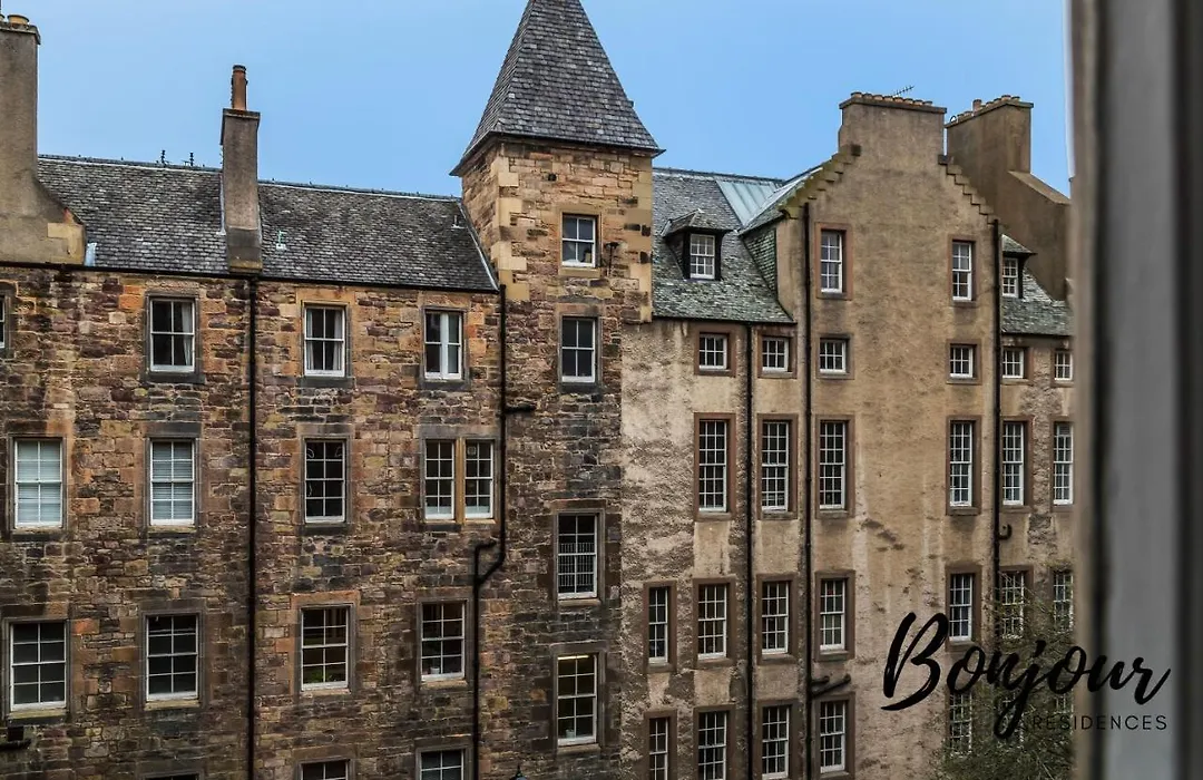 Royal Mile 4Br-3Ba - City Views & Free Parking By Bonjour Residences Edinburgh-1