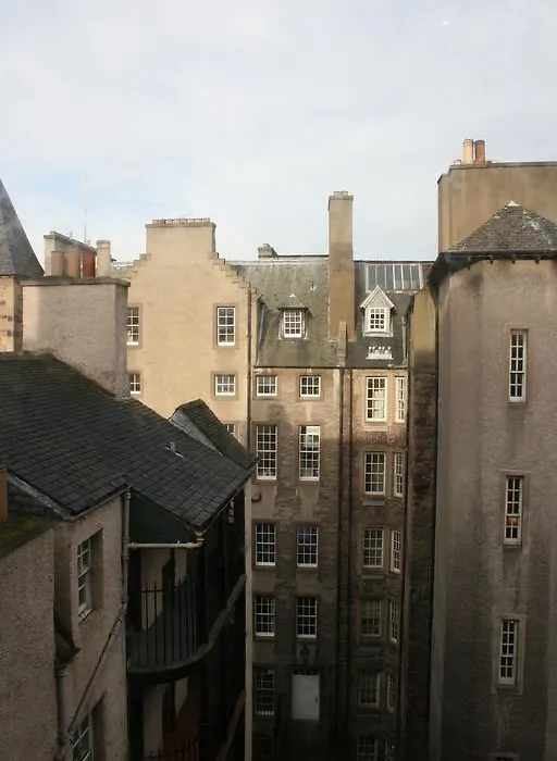 Royal Mile Budget Apartments-1