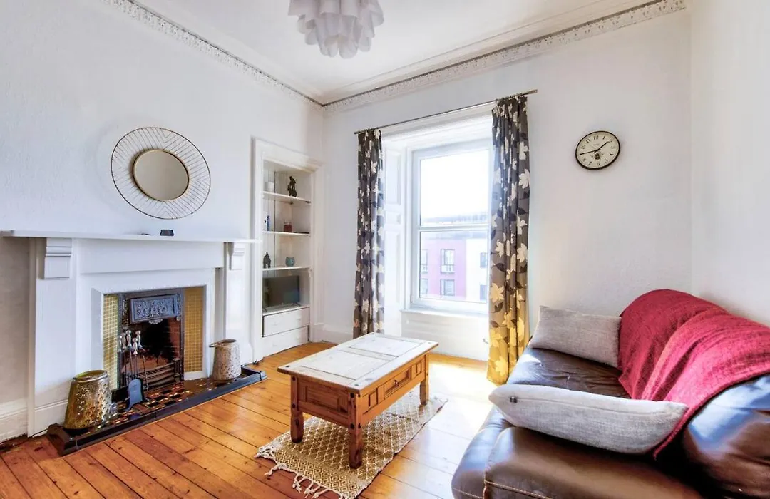 Entire Period Flat By City Centre-1