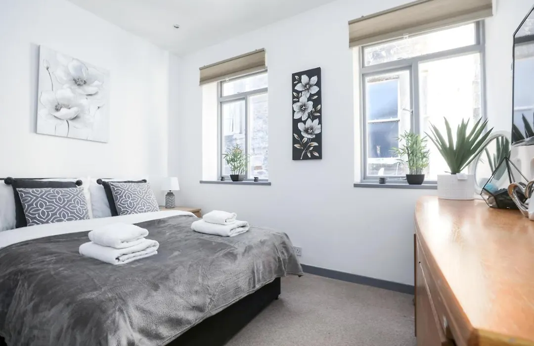 Thistle St Modern Rooms In Edinburgh City Centre-1