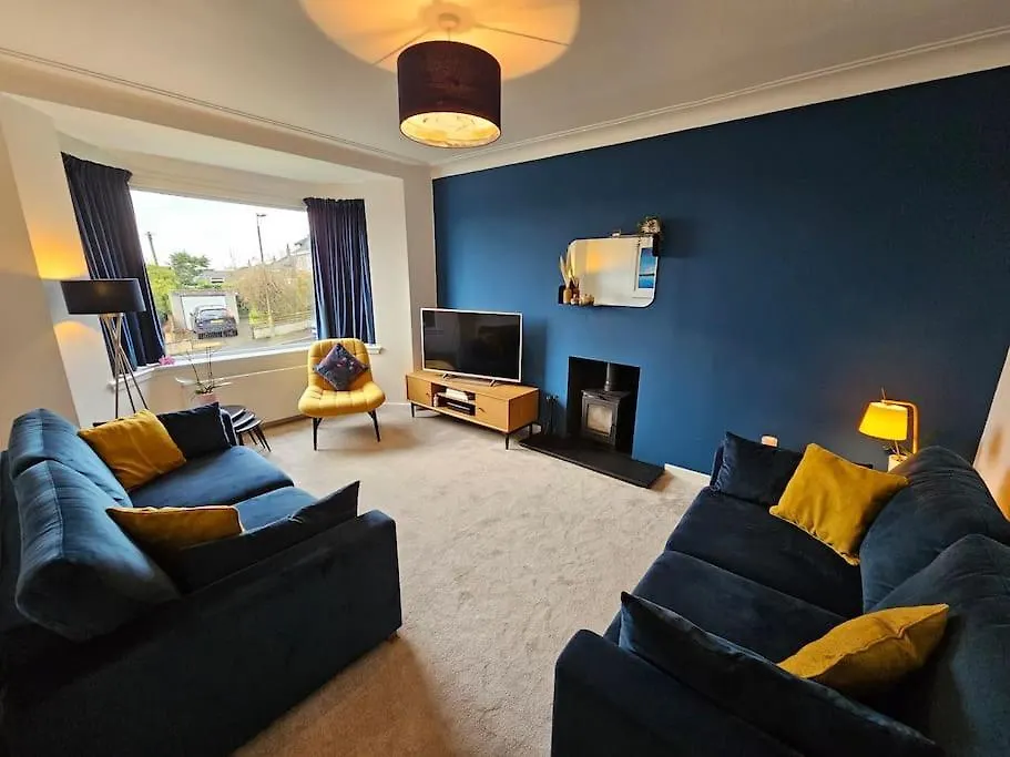 Kaimes Kip: Stylish Edinburgh Five Bedroom Home-1