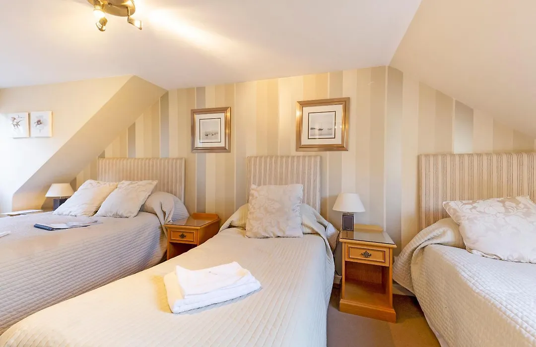 Arden Guest House, Craigmillar Castle Edinburgh-1
