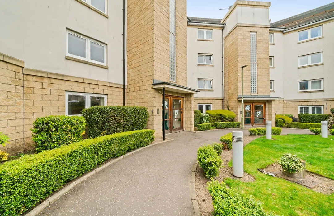 Saughton Suite With Views Of Water Of Leith-1