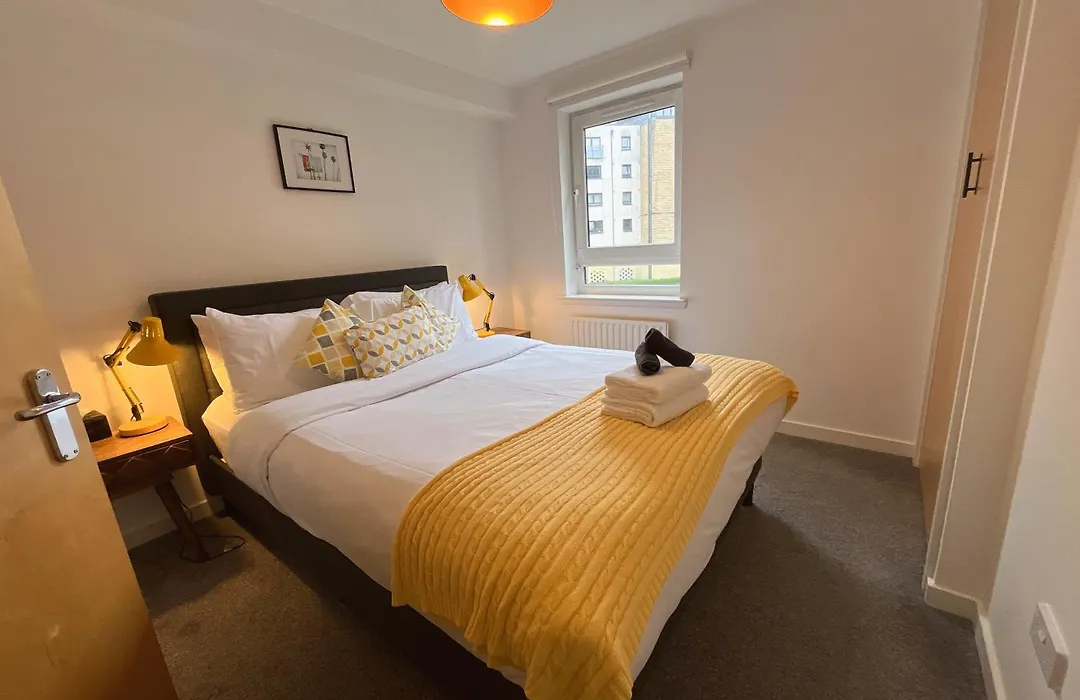 Apartment 2 Bath Free Parking-1