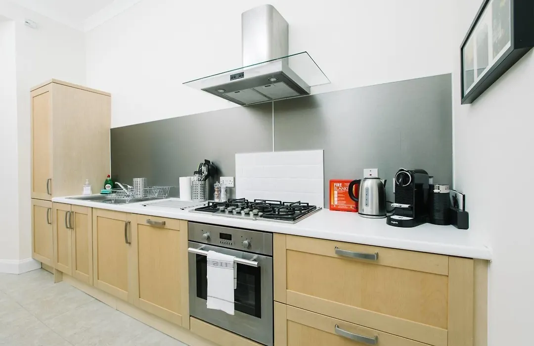 Joivy Elegant Apartment By Princes Street Gardens-1