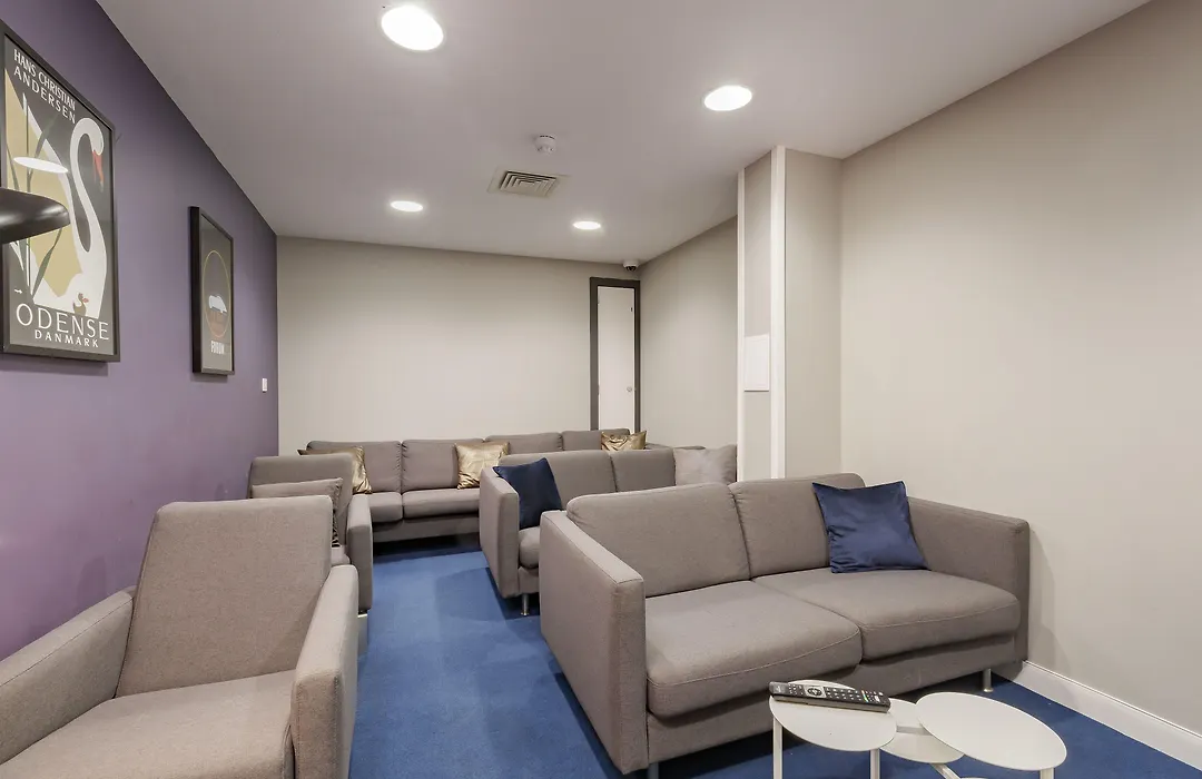 Joivy Affordable Edinburgh - Adults Only-1