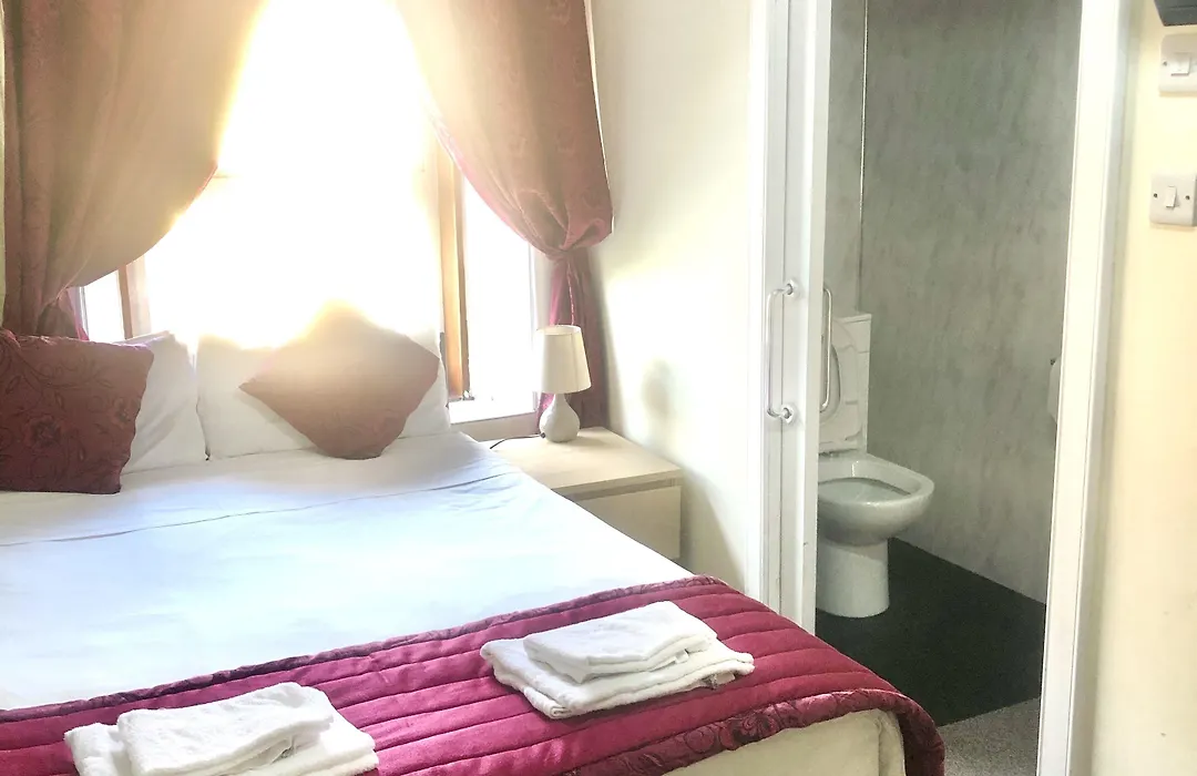 Dalry Guesthouse-1