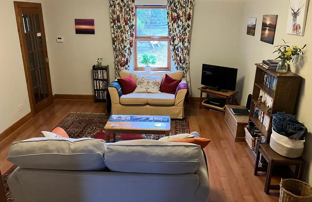 Midkinleith Farm Holiday Cottage-1