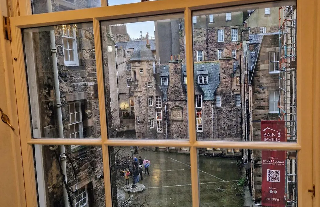Bank St Royal Mile-1