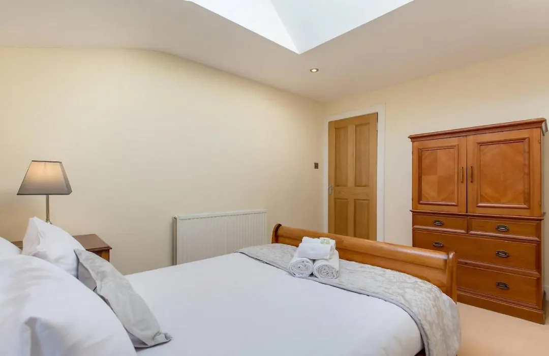 Altido Spacious 3Br Mews House Behind Calton Hill-1