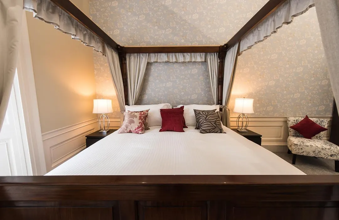 Royal Princes Suites-1