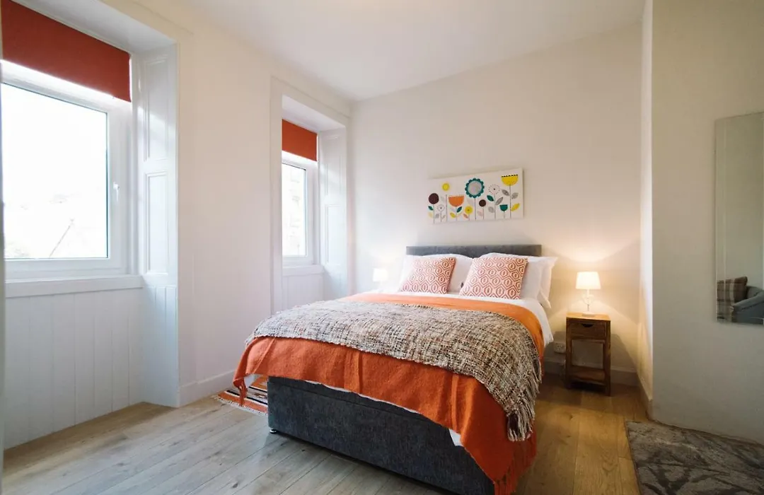Beautiful City Centre Apartment - Holyrood Park-1
