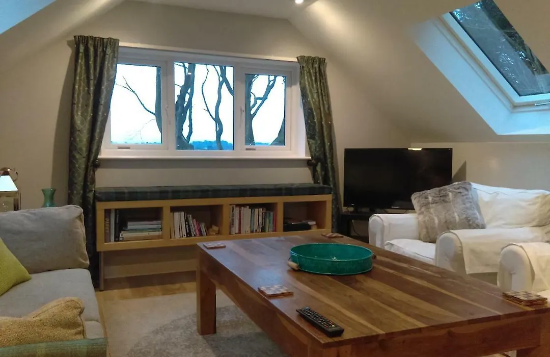 Lowood Cottage-1