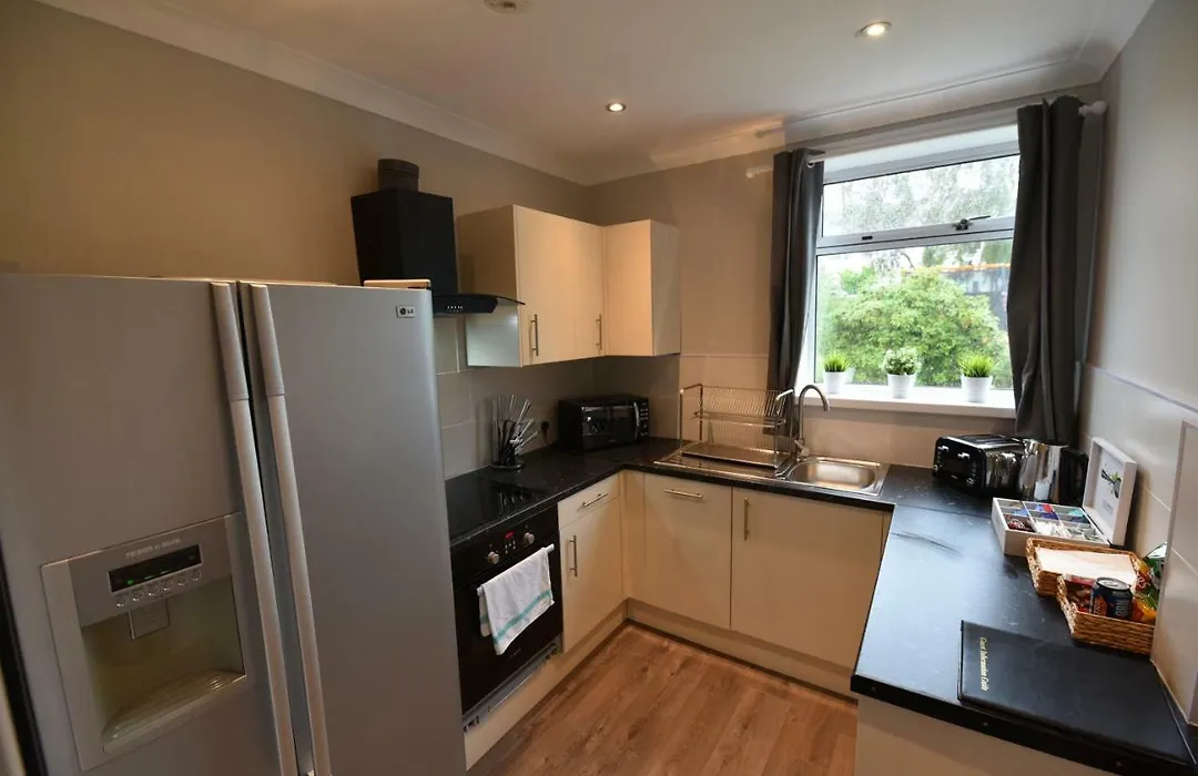 Sighthill 3 Bedrooms With Private Garden-1