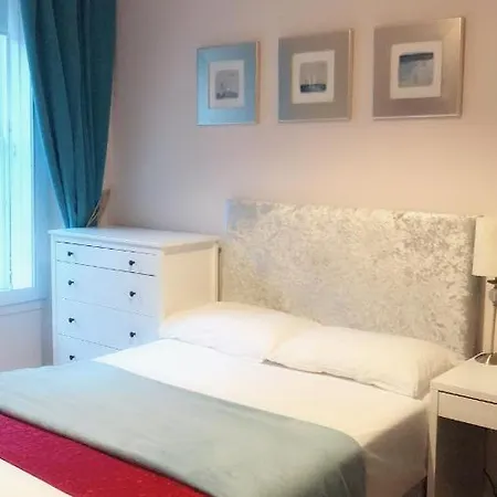 Edinburgh City Holiday Apartments-2