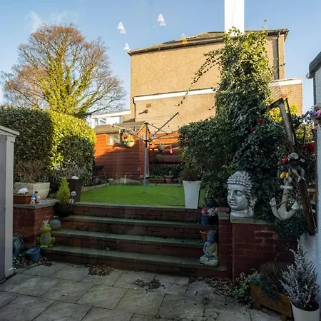 Exquisite 3 Bedroom House In The Heart Of Edinburgh-2
