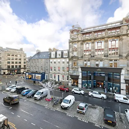 Joivy Luxury Home On George Street-3