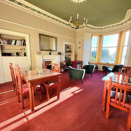Straven Guesthouse-2