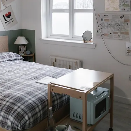 Broomhouse Homestay-2