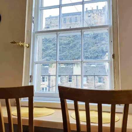 Amazing Apartments - Websters Land - Castle View-2
