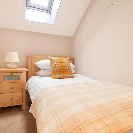 High Street Apartment-2