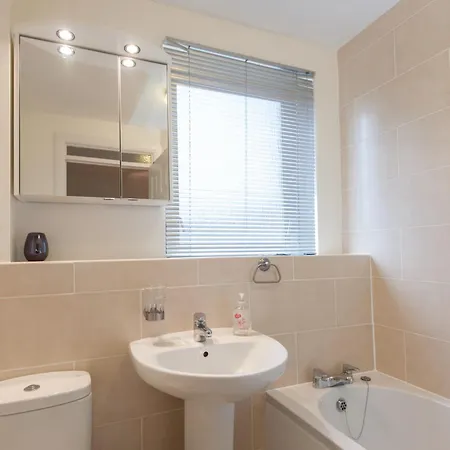 Logie Green Road Apartment-2