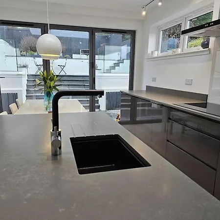 Kaimes Kip: Stylish Edinburgh Five Bedroom Home-3