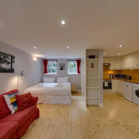 Joivy Warm & Welcoming Flat Near Edinburgh Castle-2