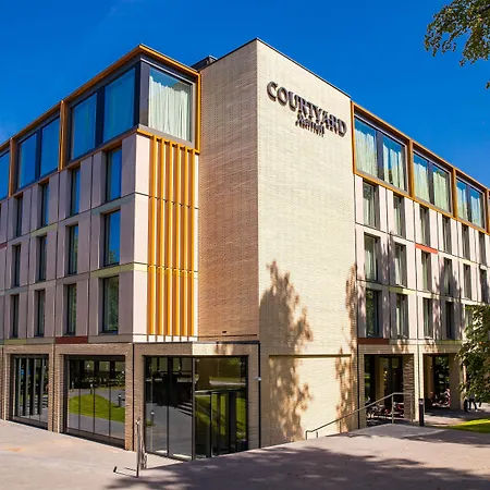 Courtyard By Marriott Edinburgh West-3