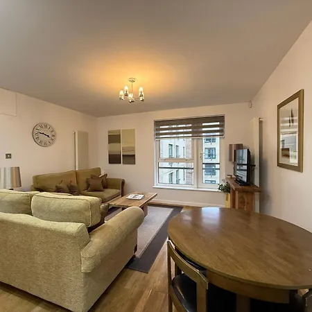 Holyrood Apartment With Parking & Lift Access-2