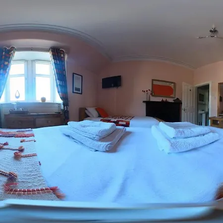 Dalmore Lodge Guest House-3