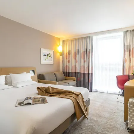 Novotel Edinburgh Park-3