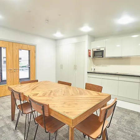 Destiny Student - Meadow Court-2