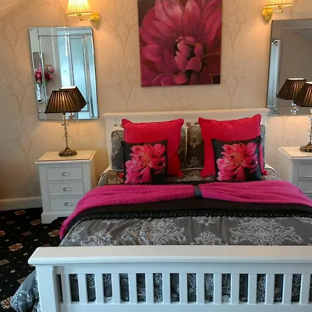 Aaran Lodge Guest House-3