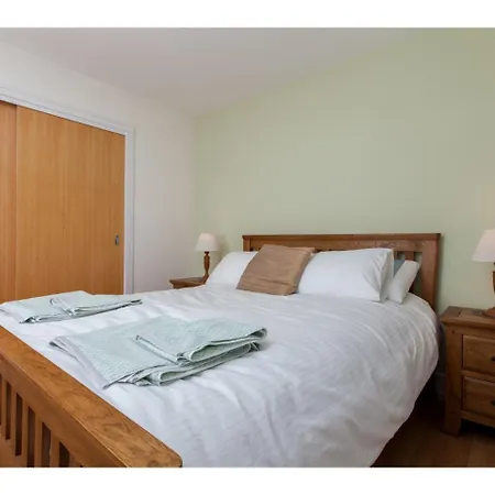Spacious, Central Apartment-2